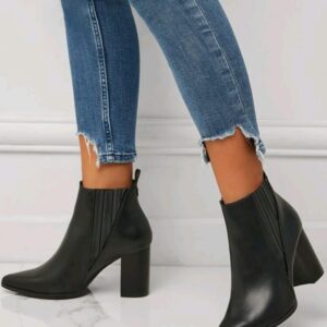 Botas negras no 25